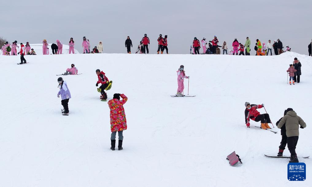 “塞上湖城”开启冰雪旅游季