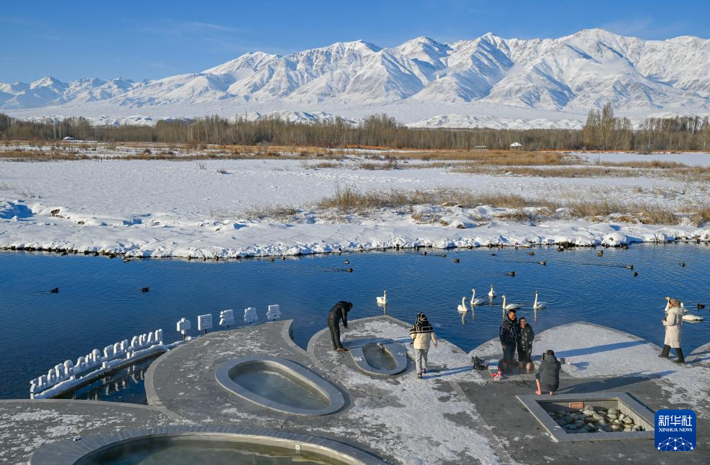 新疆温泉： 冰雪与温泉的邂逅