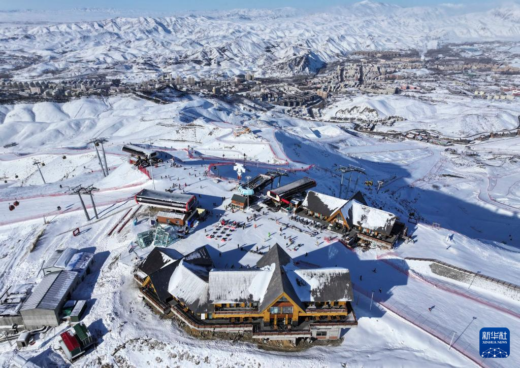 一座滑雪场带“热”一座城