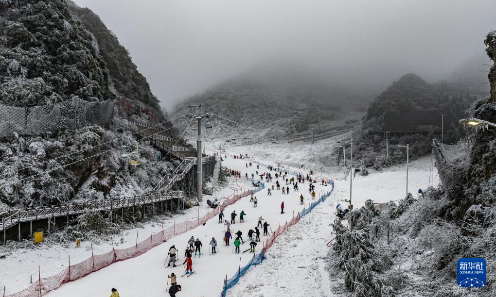 贵州六盘水：高山“冷资源”带热冰雪经济