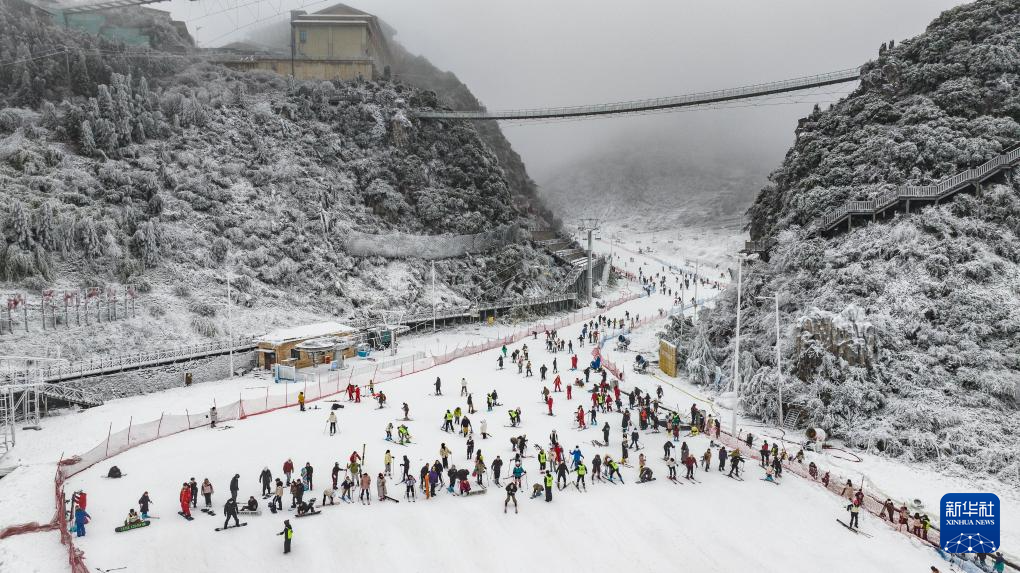 贵州六盘水：高山“冷资源”带热冰雪经济