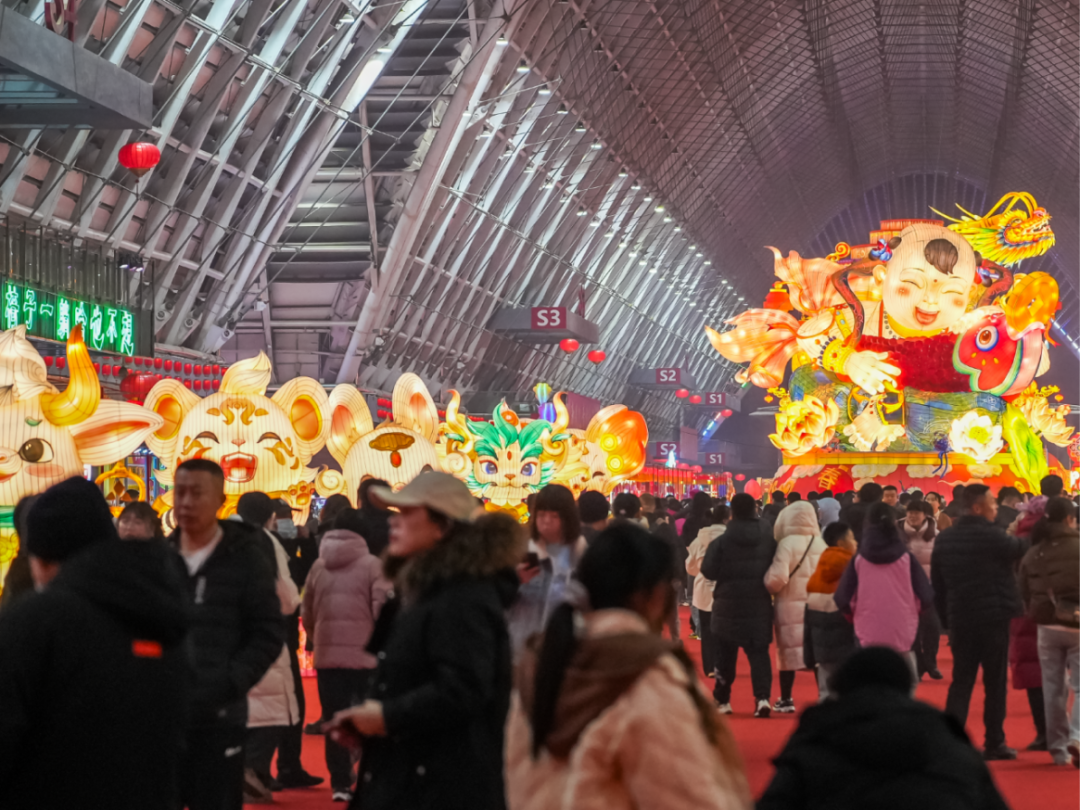 元宵佳节游山东，千灯照夜满街欢腾