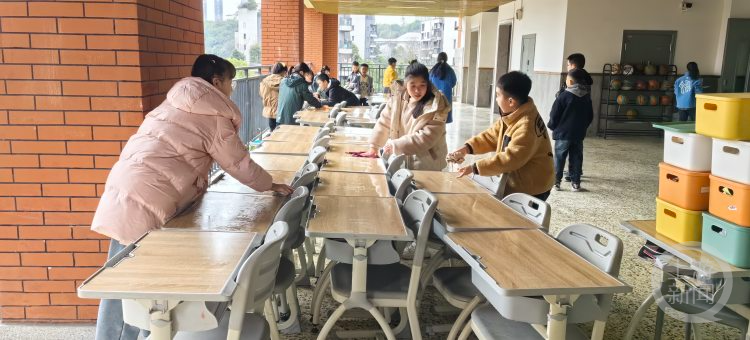 独特而温暖！重庆中小学花式迎接“神兽”归笼