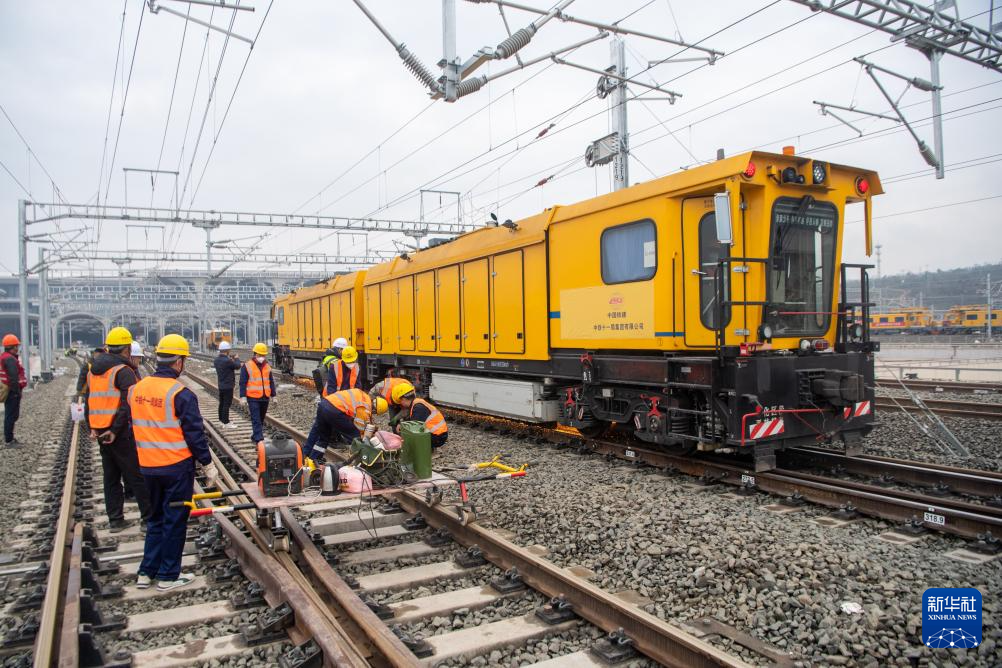 西部地区最大高铁枢纽重庆东站进入线路精调阶段