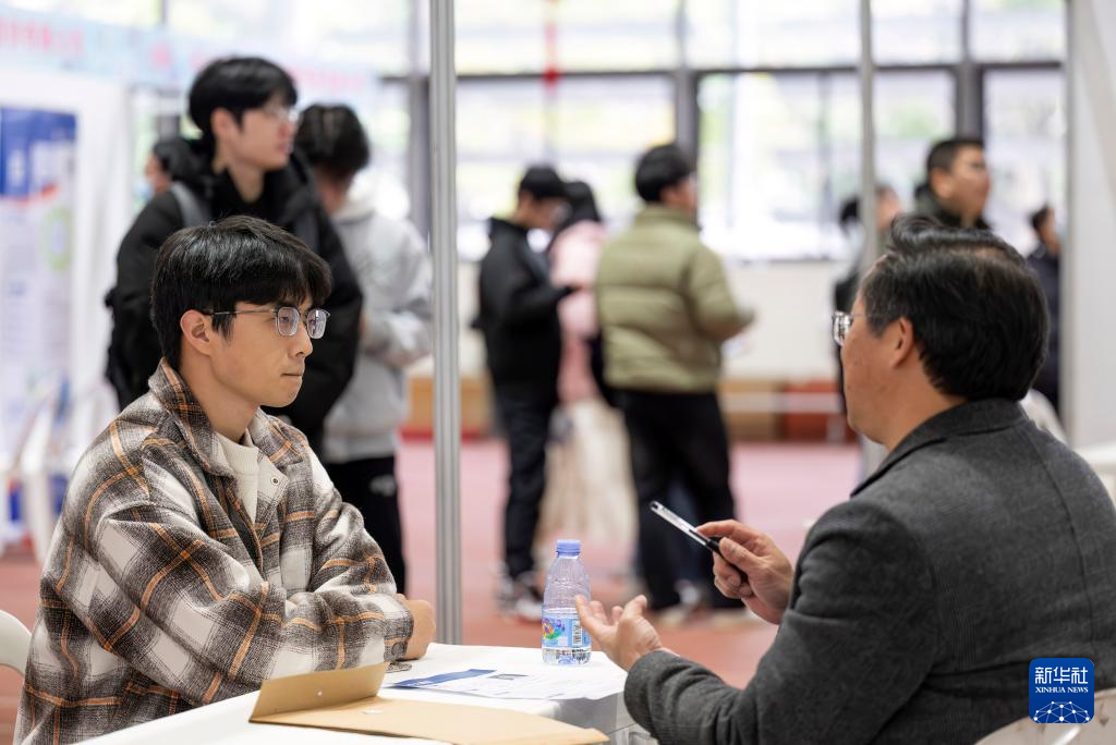 “海峡启航”百家央企招聘会福州举行