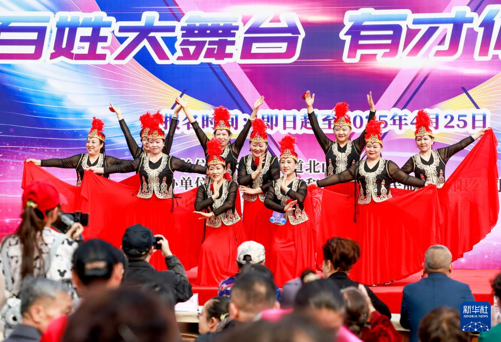 乌鲁木齐：社区多彩活动 点亮居民生活