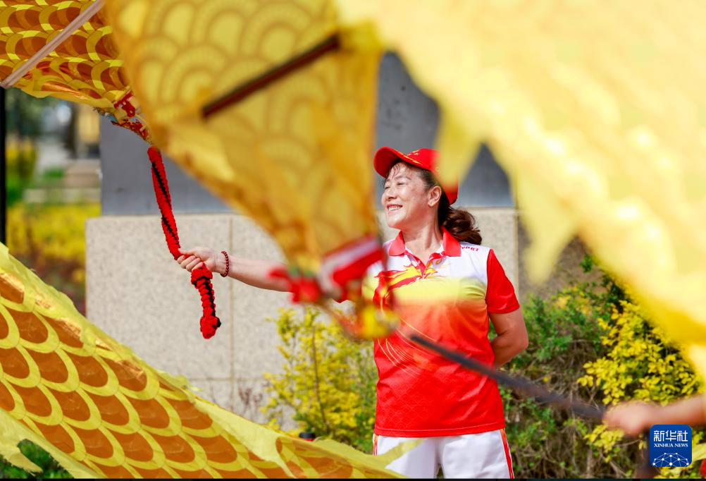 乌鲁木齐：社区多彩活动 点亮居民生活