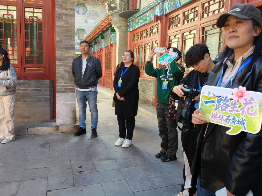 “一路生花——媒体看青城”活动在内蒙古呼和浩特市玉泉区、赛罕区再次开启