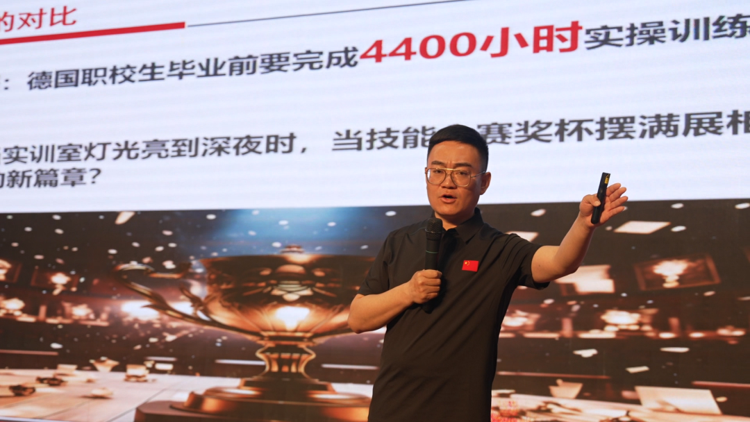 书香与匠心交织 点亮职业教育新征程 —— 包头机械学校读书日活动侧记