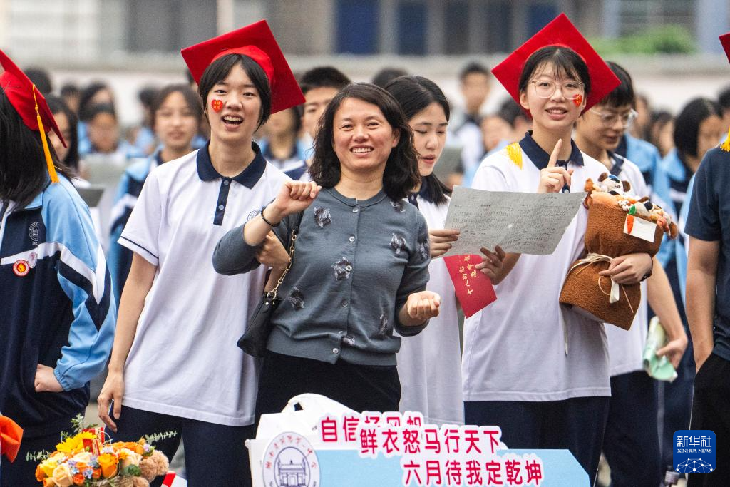 湖南浏阳：成人礼 致青春