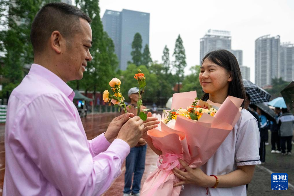 湖南浏阳：成人礼 致青春