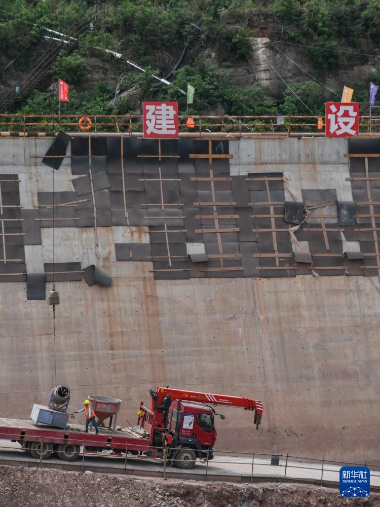 四川：重点项目建设稳步推进