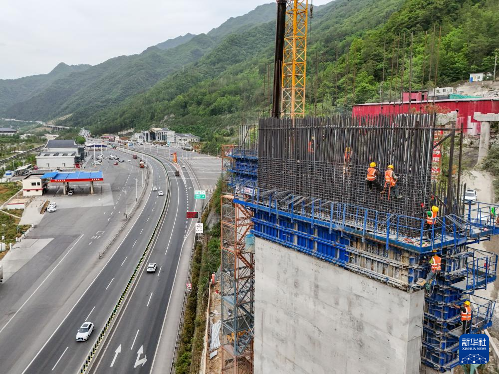四川：重点项目建设稳步推进