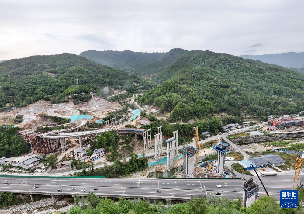 四川：重点项目建设稳步推进