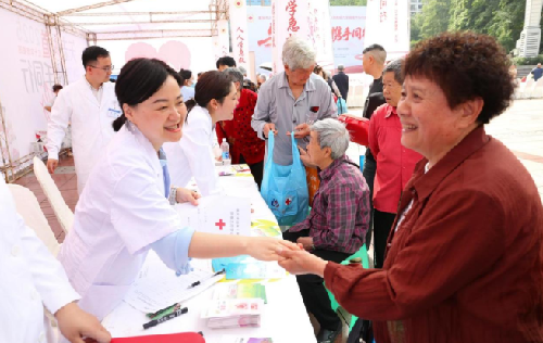 重庆万盛：全民共筑生命防线 “救”在身边暖山城