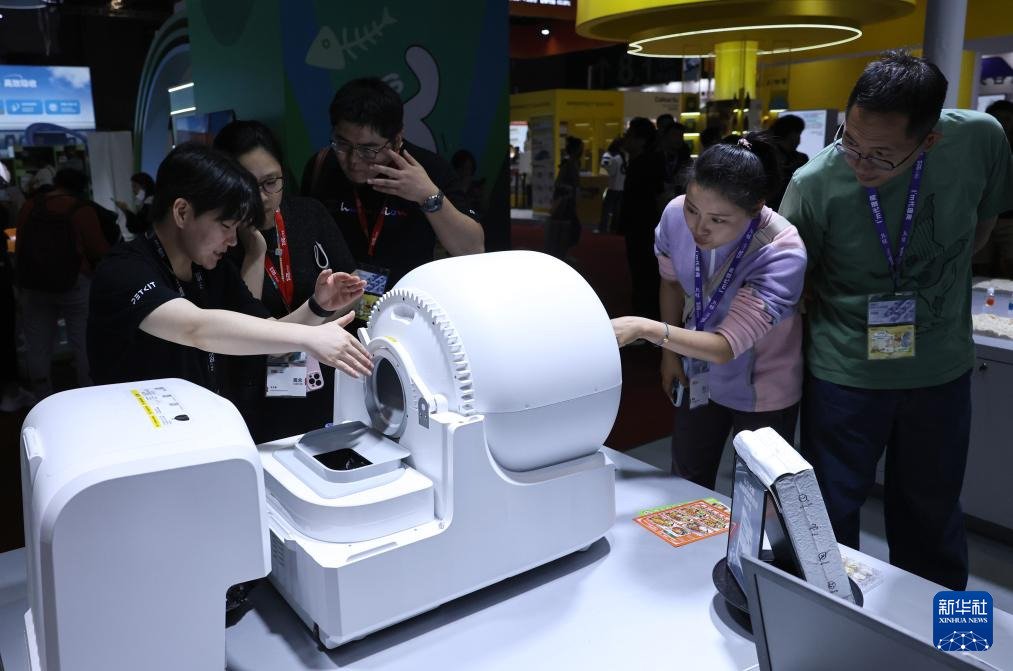上海：第五届TOPS它博会宠物展开幕