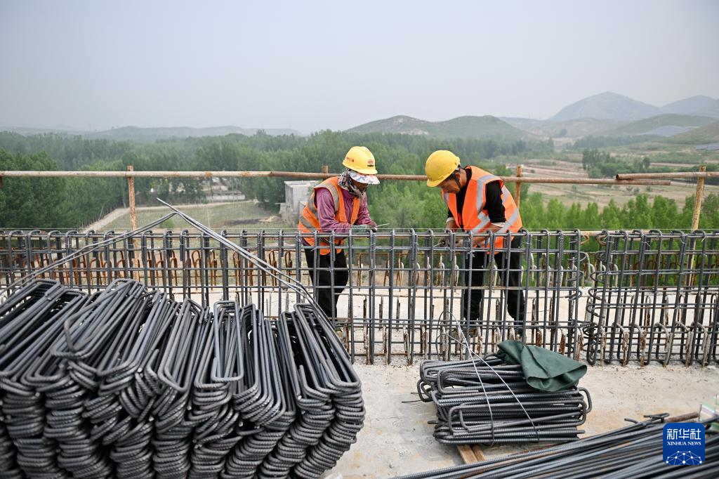 雄忻高铁河北段建设高效推进