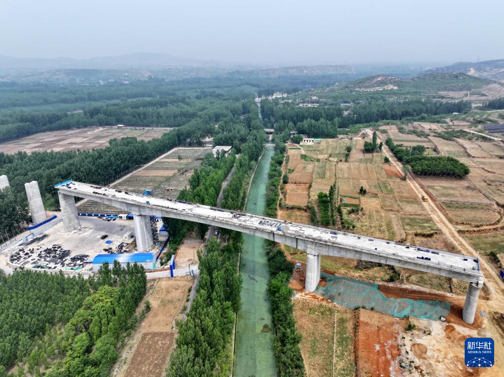 雄忻高铁河北段建设高效推进