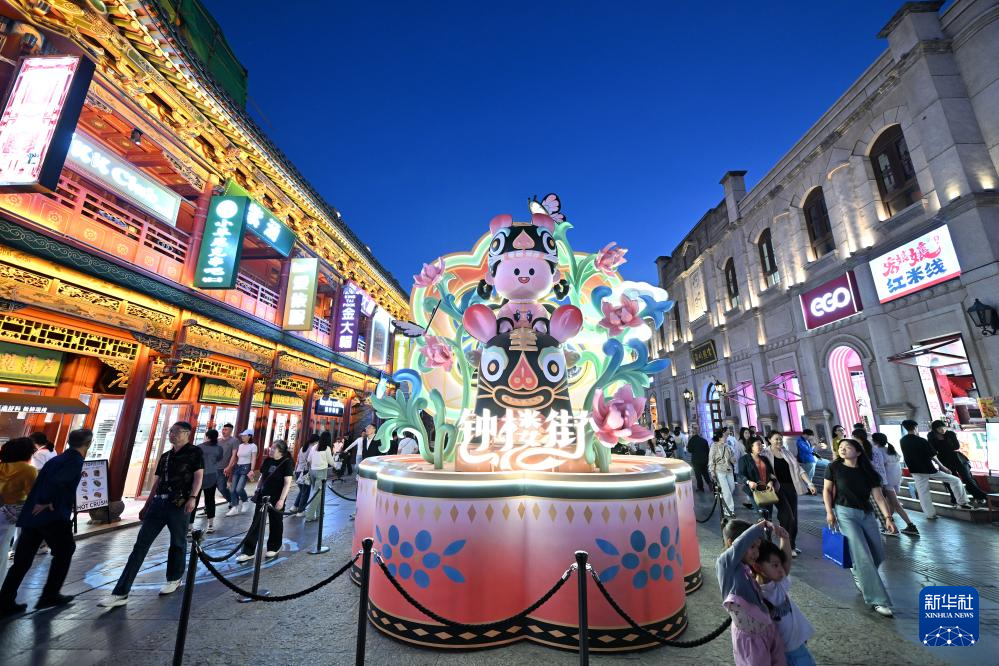 城市夜生活点燃“夜经济”