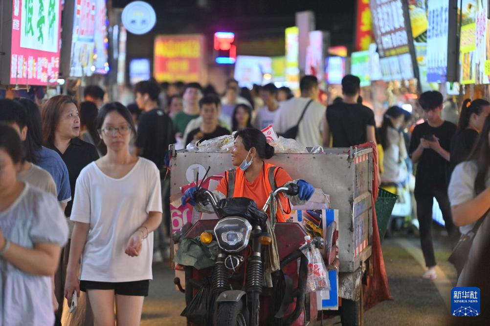 南宁夜经济：让“秩序感”融入“烟火气”