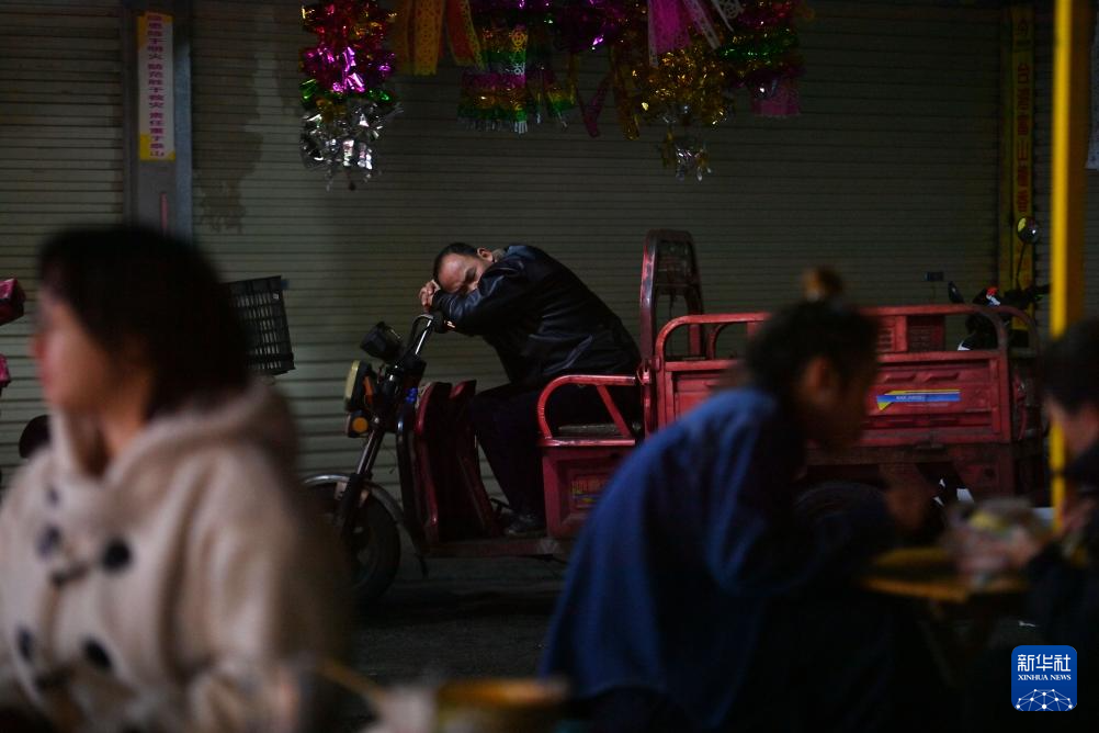 南宁夜经济：让“秩序感”融入“烟火气”