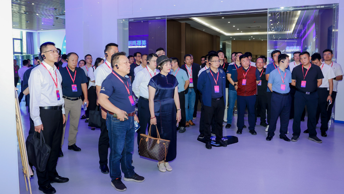 大爱无疆，未来算力，让科技链接世界