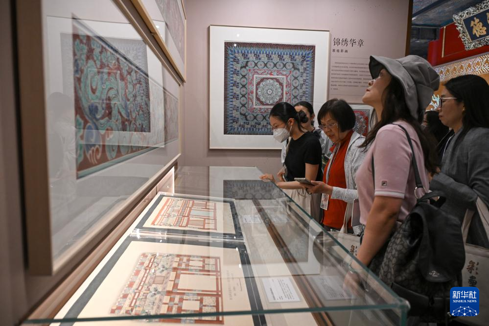 走进故宫 赏“彩画千年”