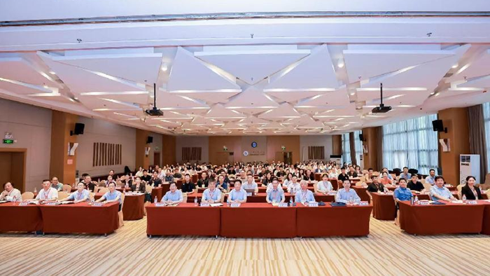 山东省国际政治和国际共运学会2025年年会暨“全球大变局与中国式现代化建设”学术研讨会举行
