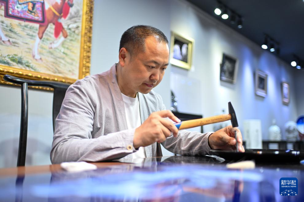 镜观·非遗丨大丰瓷刻：瓷器上的“刺绣”