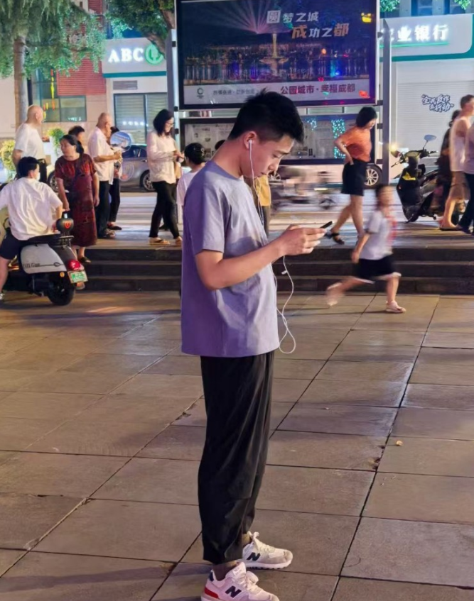 刚出高考考场的成都少年 上演“教科书式”救援
