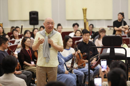 小明探班|在上海大剧院，看歌剧《特里斯坦与伊索尔德》开排现场