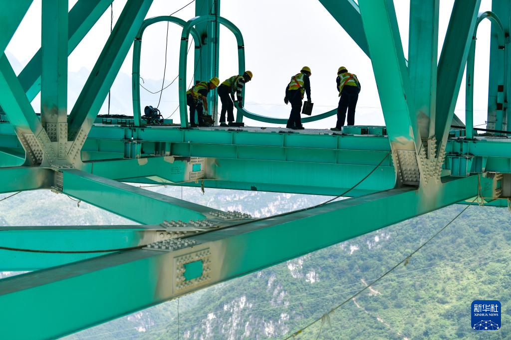 600米高空，为第一高桥建空中游廊