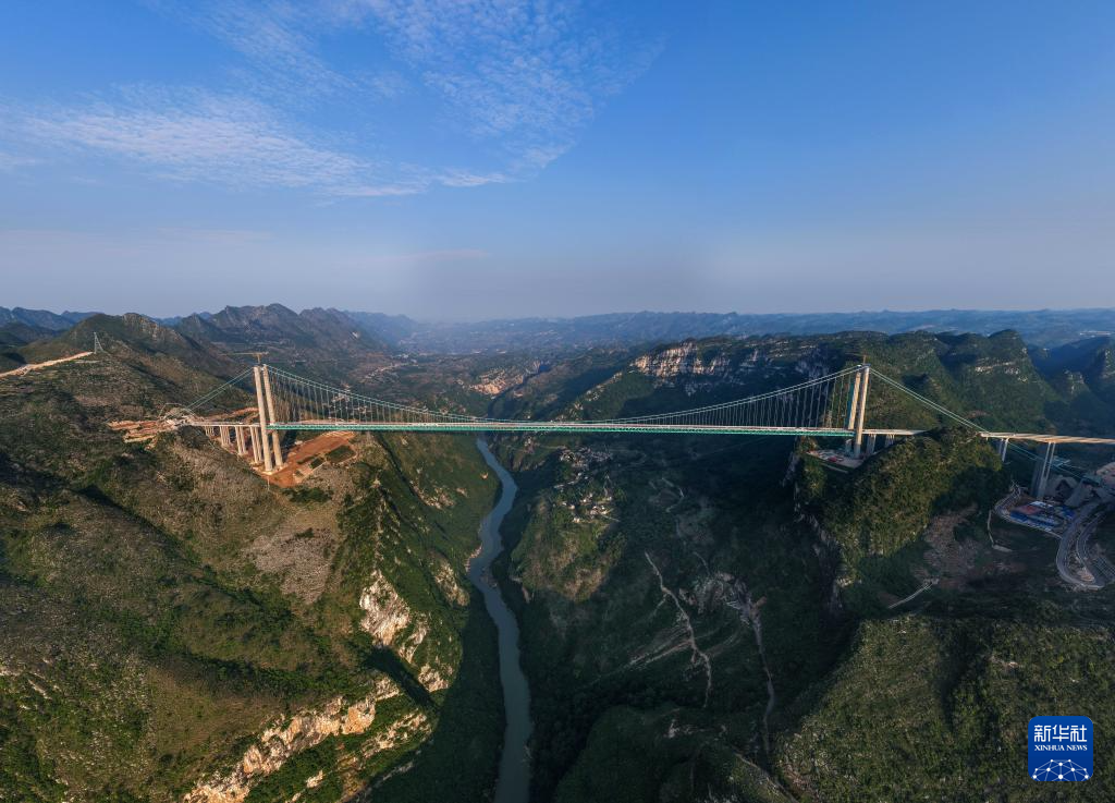 600米高空，为第一高桥建空中游廊