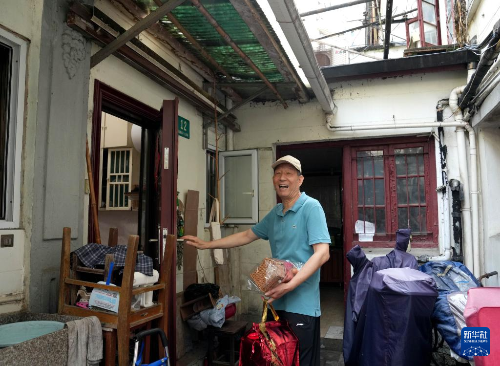上海静安：零星旧改项目居民集中搬场