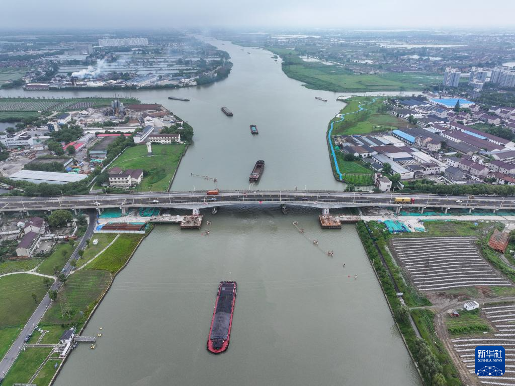 长湖申线（江苏段）航道整治工程新建平望大桥左幅通车