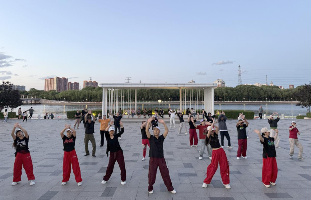 新华社看长春·避暑消夏到长春 | 避暑凭一份清凉，消夏有两重火热