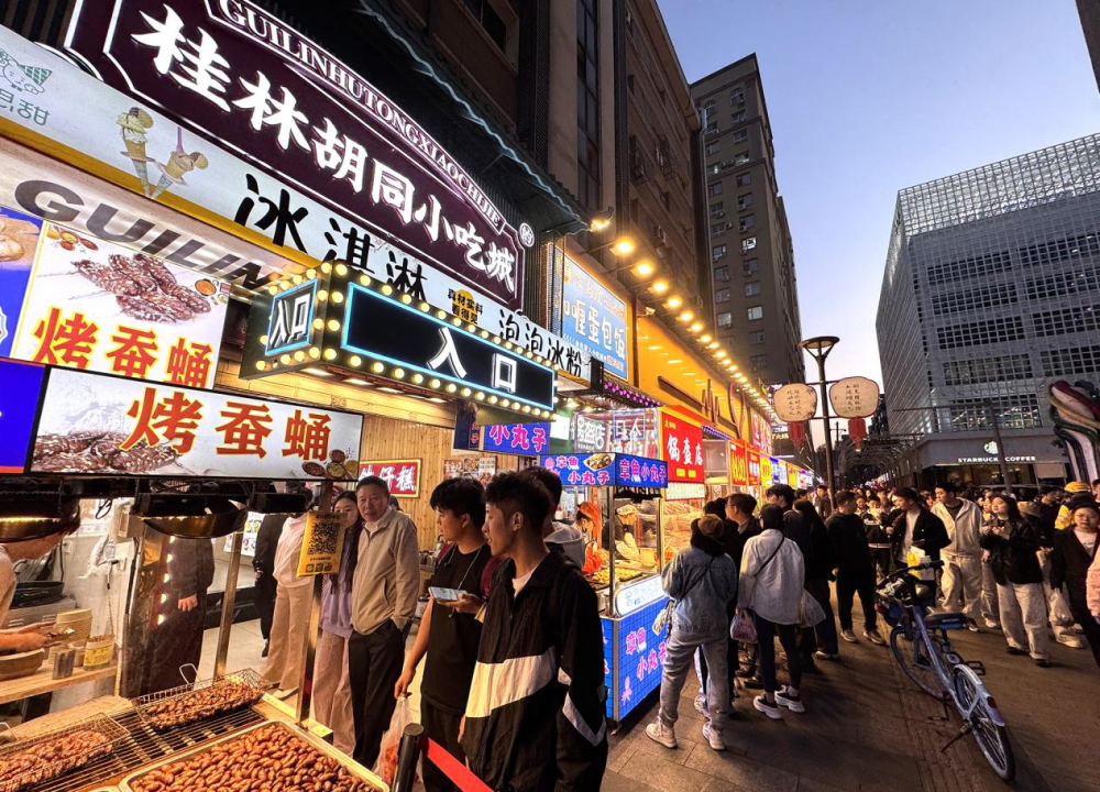 新华社看长春·避暑消夏到长春 | 避暑凭一份清凉，消夏有两重火热