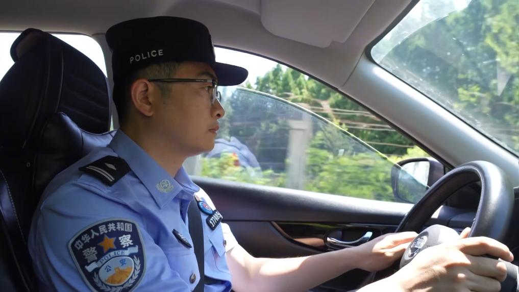 党旗在基层一线高高飘扬丨铁心向党映初心——吉林边境民警王铁映的戍边情
