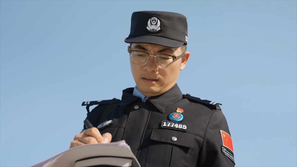 党旗在基层一线高高飘扬丨铁心向党映初心——吉林边境民警王铁映的戍边情