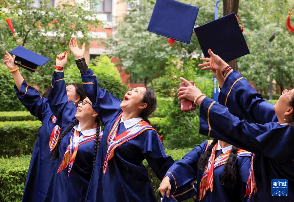 “银龄”学员迎来毕业季