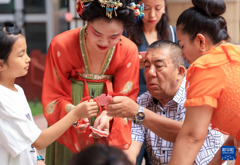 “银龄”学员迎来毕业季