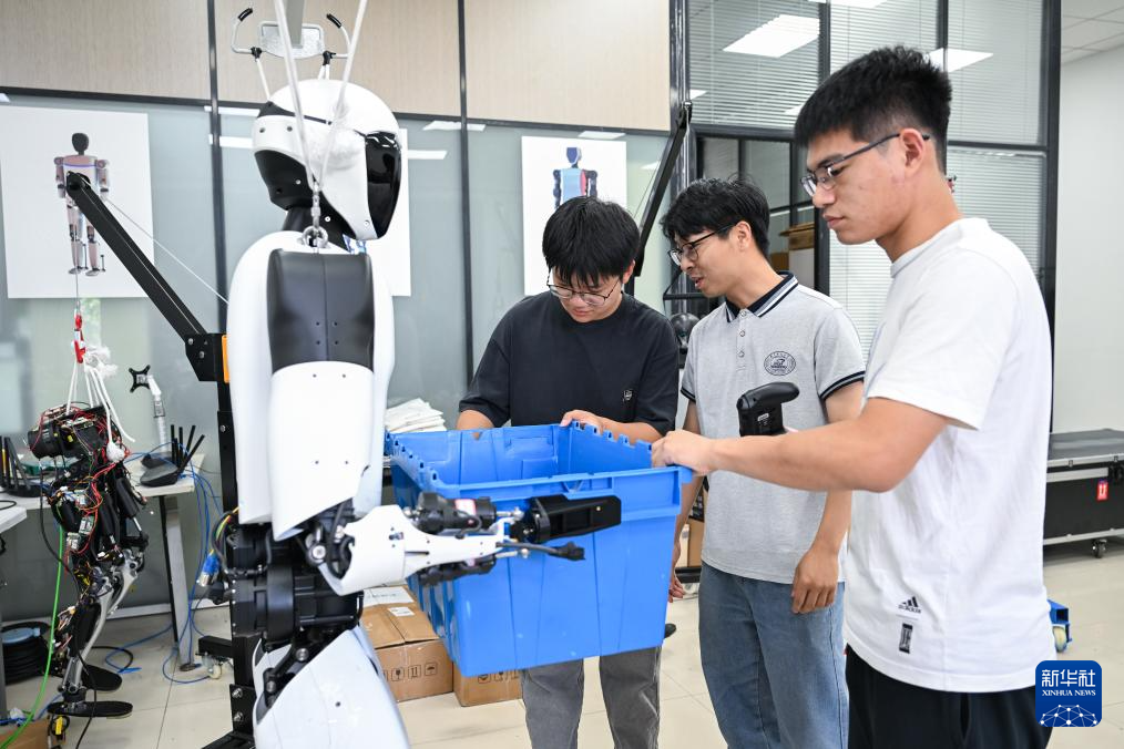 新生代科研力量助推人形机器人加速成长