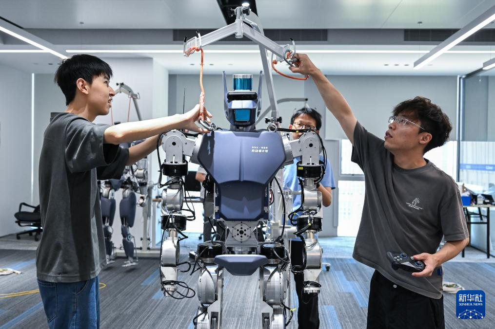 新生代科研力量助推人形机器人加速成长