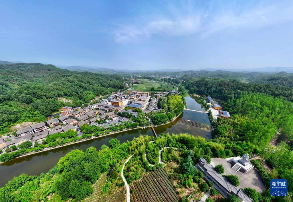 湖北堰河村：280块石头铺平“穷山沟”的致富振兴路