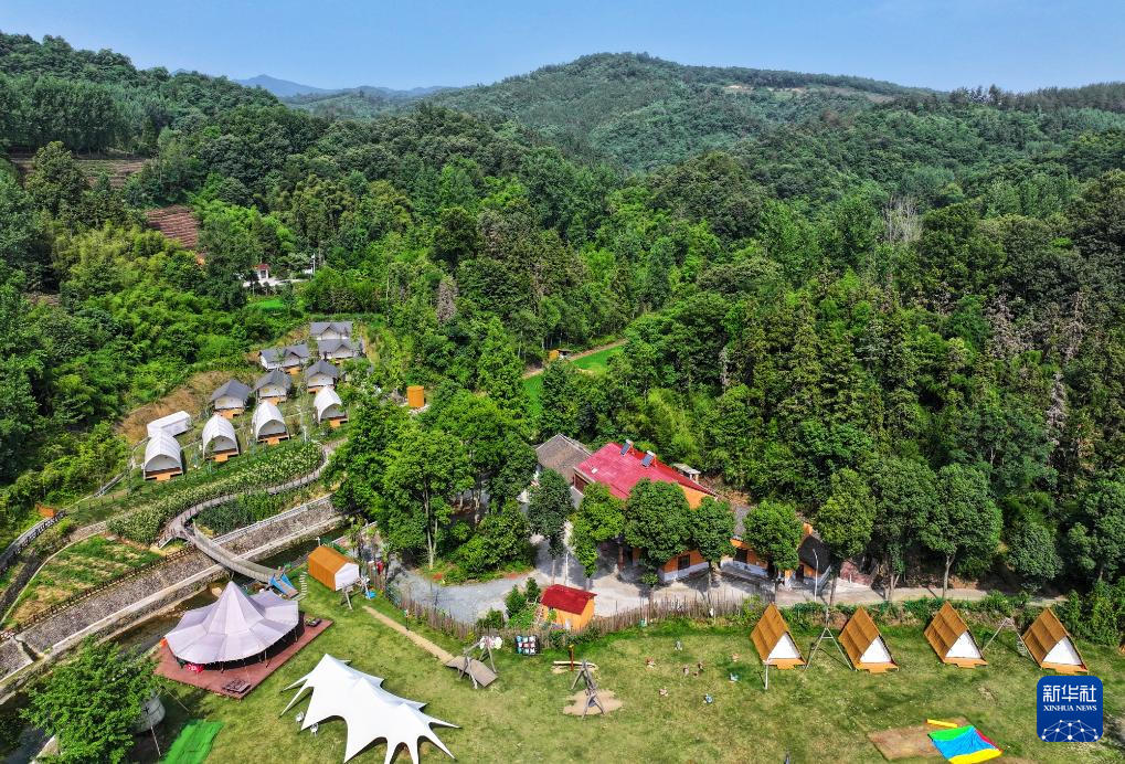 湖北堰河村：280块石头铺平“穷山沟”的致富振兴路