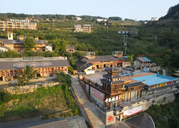 “镇”兴关键词|重庆市石柱县桥头镇：政企共执笔“点金”小镇绿水青山