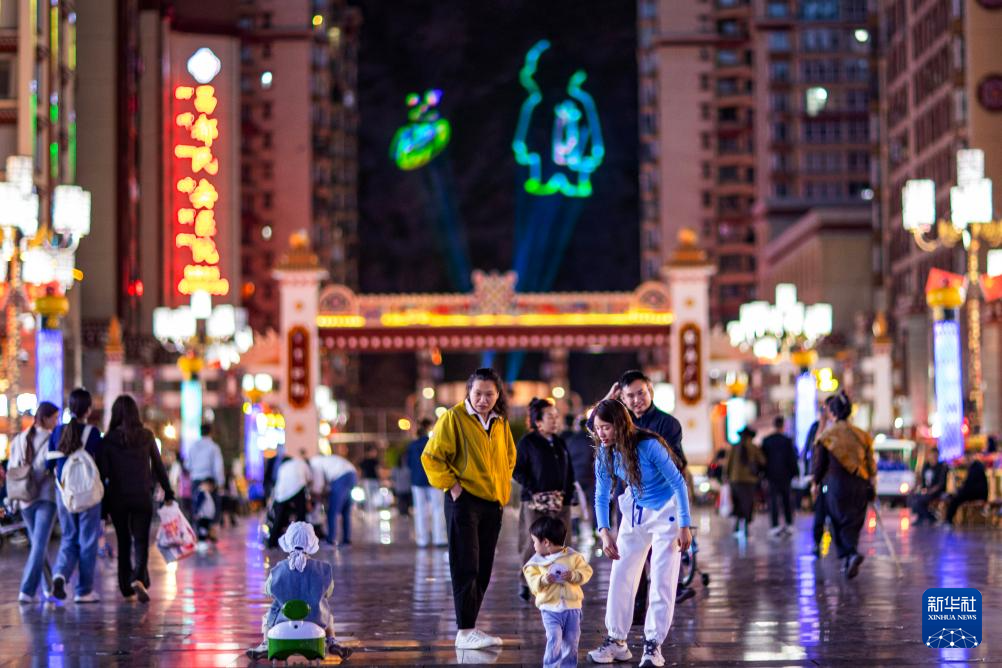 中国之城丨西藏昌都：以红色为主基调的古城