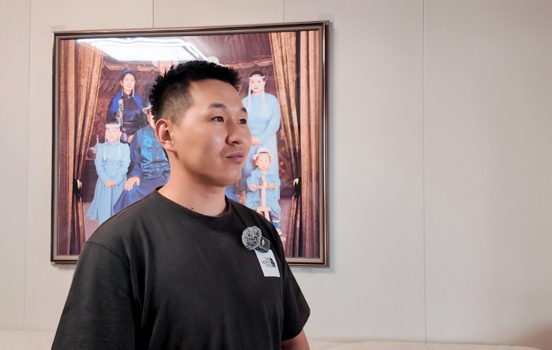 告别都市职场，扎根家乡牧场，古斯乐的“犇”富路 | 可爱鄂托克 · 奋进新篇章