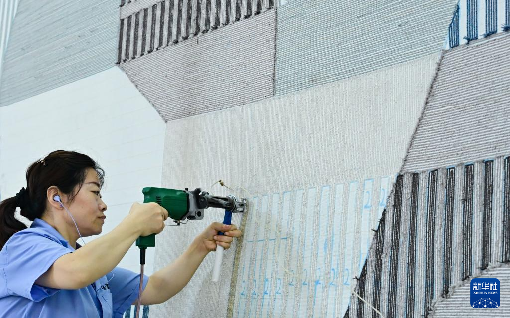 活力中国调研行丨青海藏毯织就振兴路