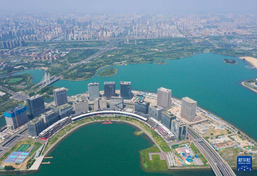 天空之眼瞰祖国丨郑州：“天地之中”焕新彩